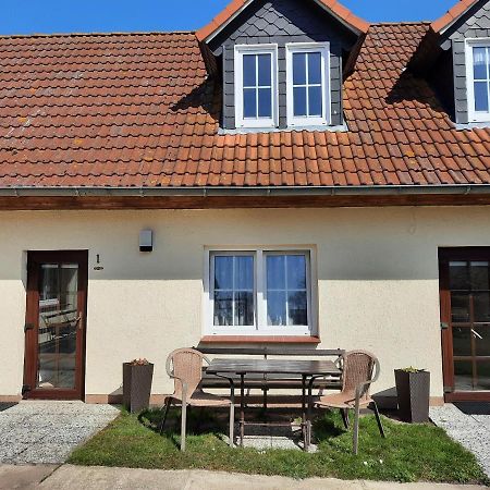 Leuchtturmblick - Ferienwohnung Fuer Die Familie In Grieben Insel Hiddensee Exterior foto
