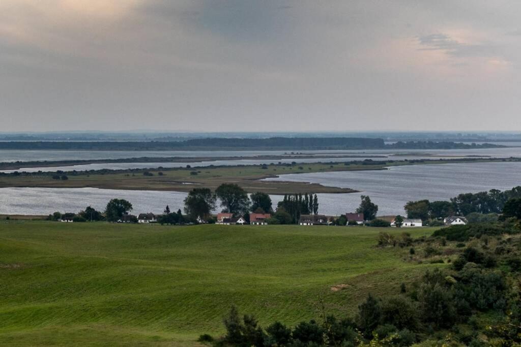 Leuchtturmblick - Ferienwohnung Fuer Die Familie In Grieben Insel Hiddensee Exterior foto